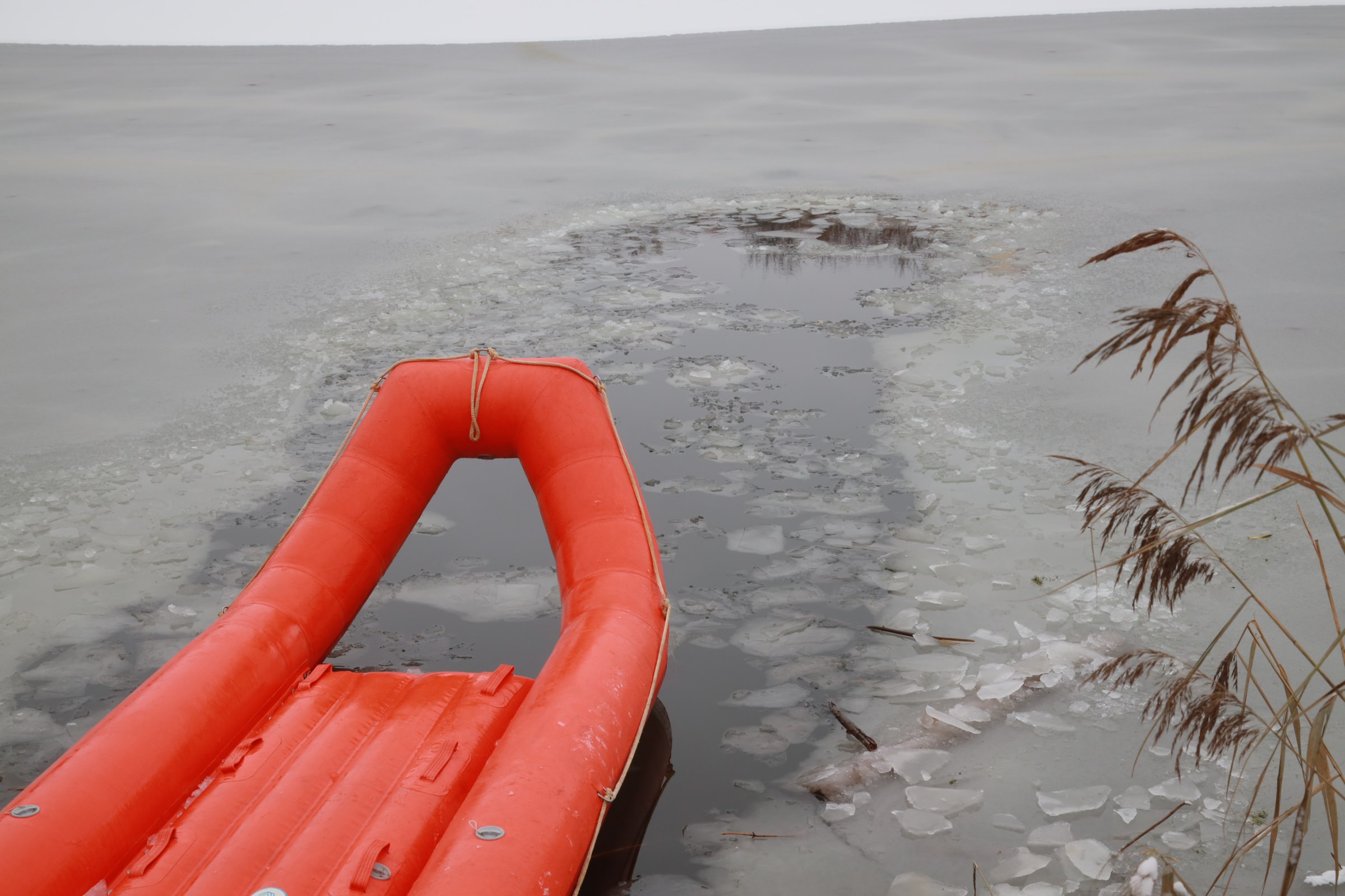 Время идёт на секунды: МАСС отработала навыки спасения людей на воде Время идёт на секунды: МАСС отработала навыки спасения людей на воде