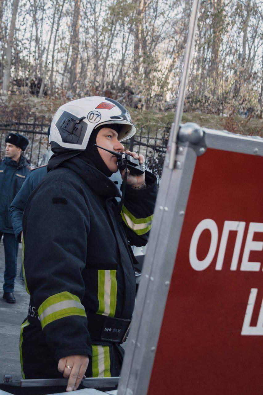 Юные журналисты побывали на пожарно-тактических учениях и пообщались с диспетчерами Юные журналисты побывали на пожарно-тактических учениях и пообщались с диспетчерами