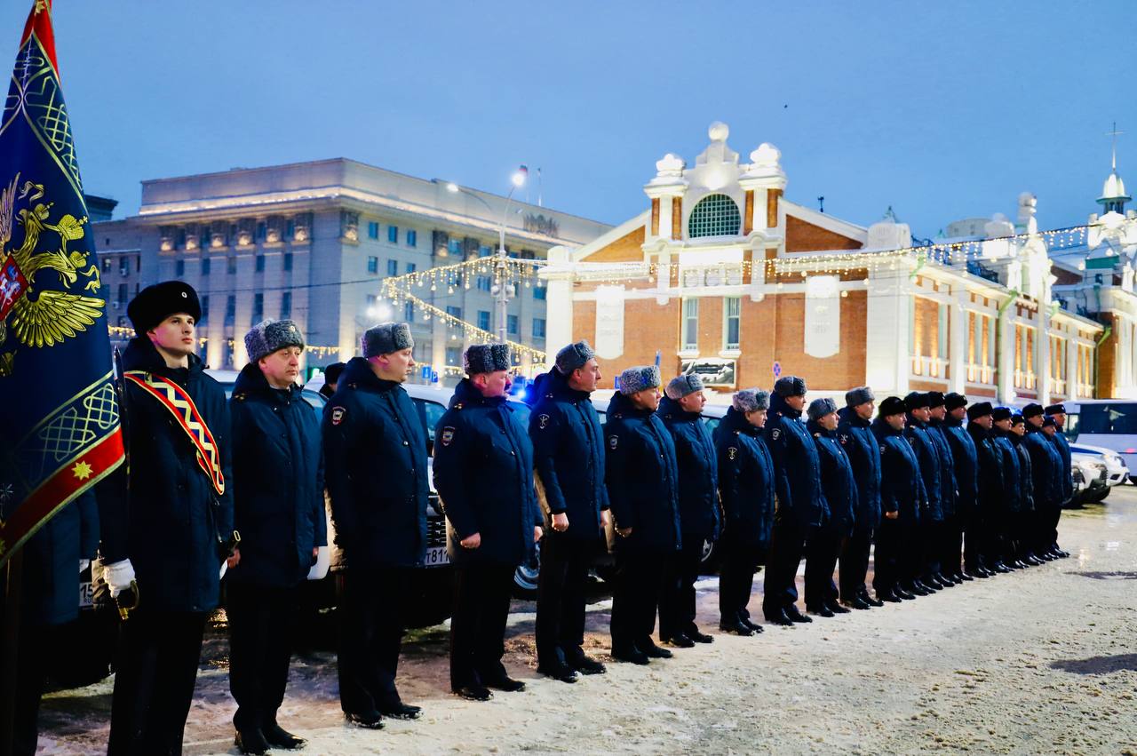 В Новосибирске состоялась торжественная церемония вручения ключей от новых служебных автомобилей подразделениям Главного управления и территориальным отделам полиции Новосибирской области В Новосибирске состоялась торжественная церемония вручения ключей от новых служебных автомобилей подразделениям Главного управления и территориальным отделам полиции Новосибирской области