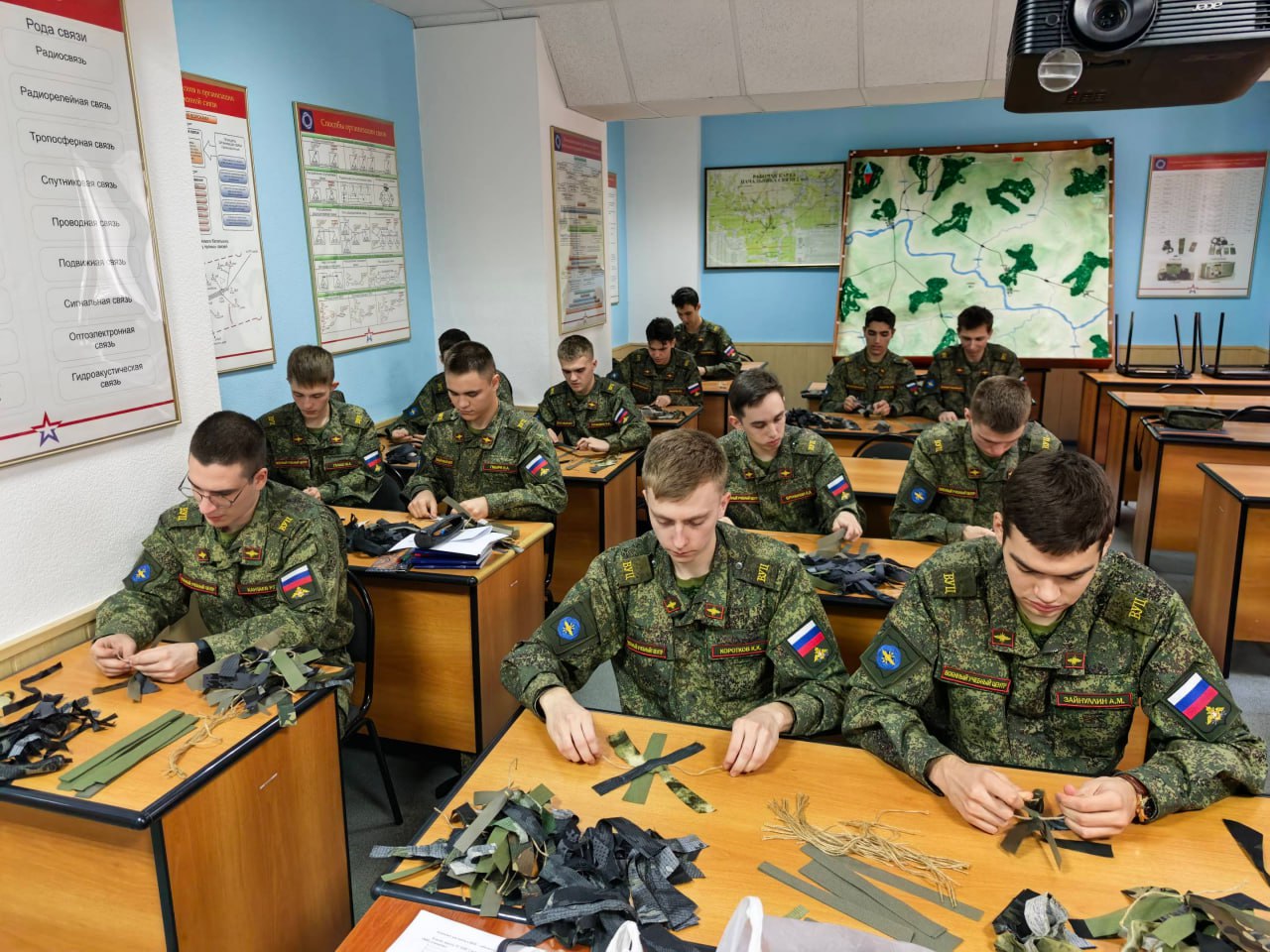 Студенты СибГУТИ помогают фронту Студенты СибГУТИ помогают фронту