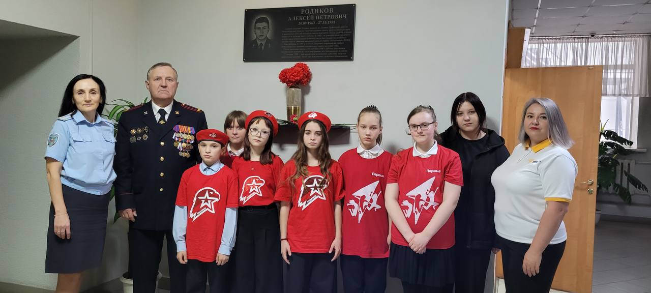 Накануне Дня памяти сотрудников органов внутренних дел, погибших при исполнении служебных обязанностей, ветеран МВД, бывший начальник ОВД по Маслянинскому району, а в настоящее время начальник управления городским поселением... Накануне Дня памяти сотрудников органов внутренних дел, погибших при исполнении служебных обязанностей, ветеран МВД, бывший начальник ОВД по Маслянинскому району, а в настоящее время начальник управления городским поселением...