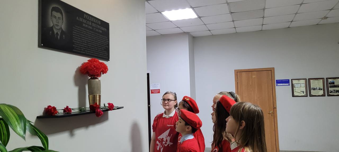 Накануне Дня памяти сотрудников органов внутренних дел, погибших при исполнении служебных обязанностей, ветеран МВД, бывший начальник ОВД по Маслянинскому району, а в настоящее время начальник управления городским поселением... Накануне Дня памяти сотрудников органов внутренних дел, погибших при исполнении служебных обязанностей, ветеран МВД, бывший начальник ОВД по Маслянинскому району, а в настоящее время начальник управления городским поселением...