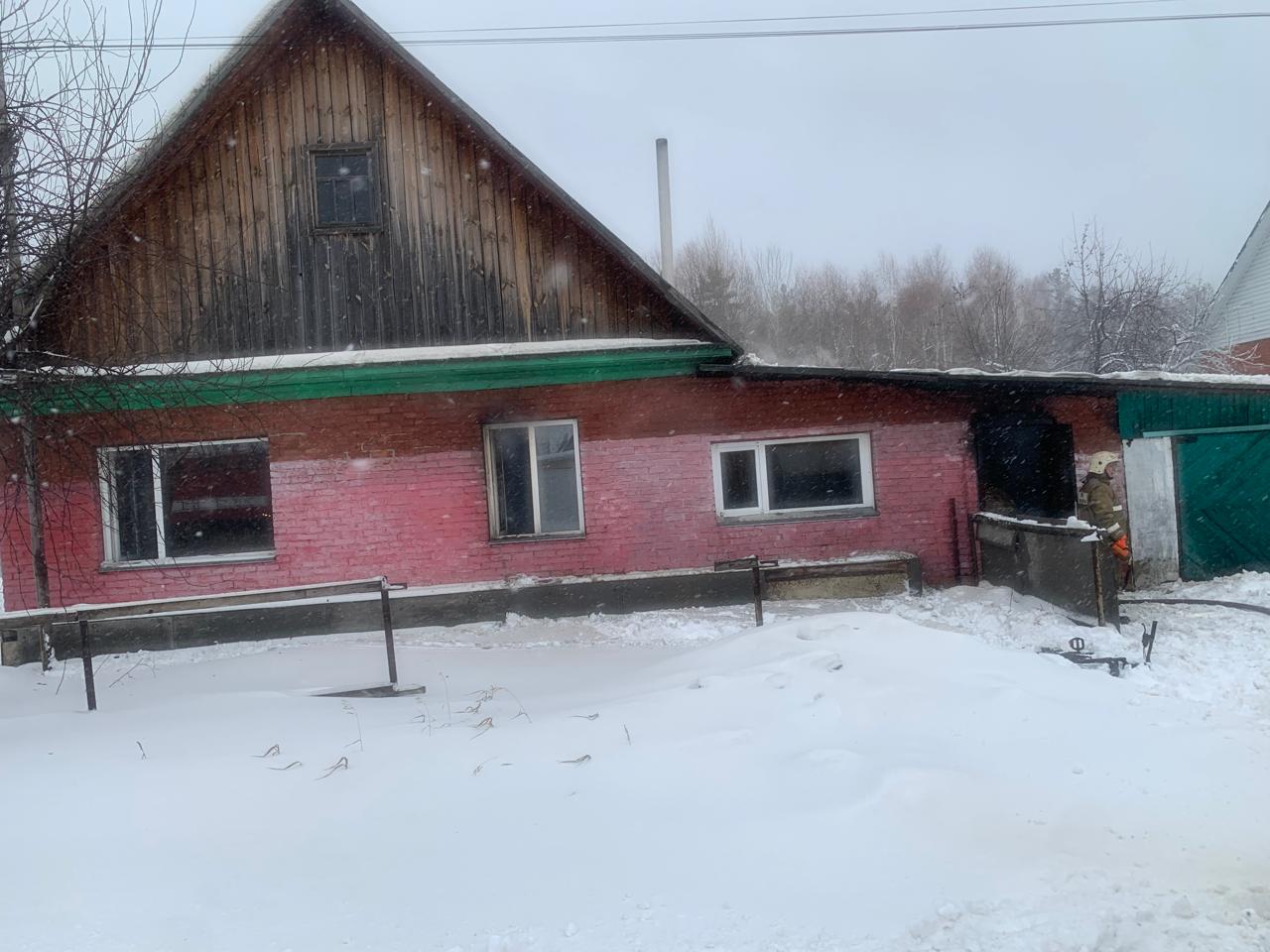 Возбуждено уголовное дело о гибели при пожаре малолетнего ребенка в Сузунском районе