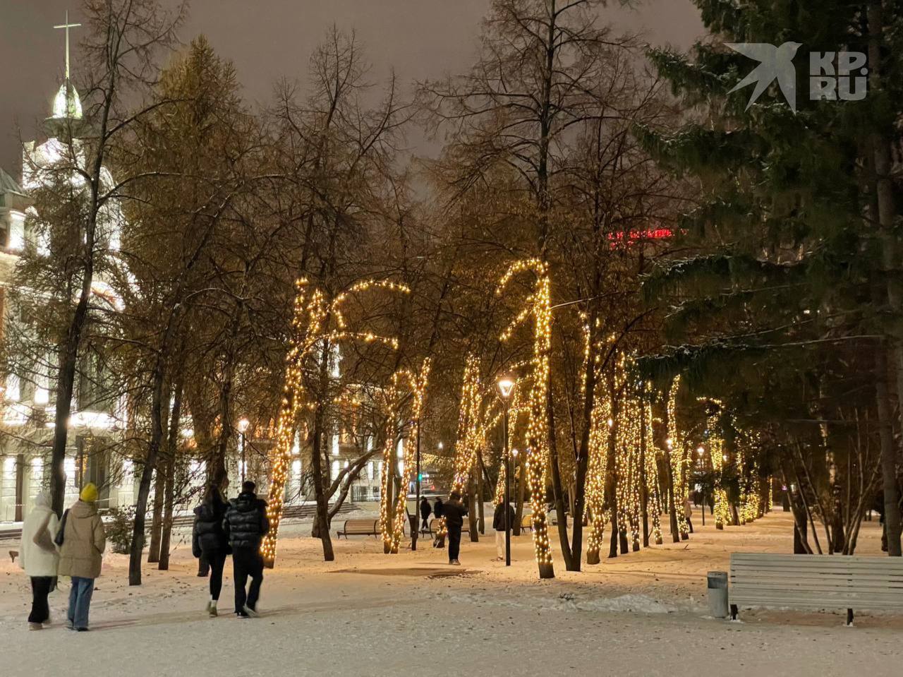 В Новосибирске уже начали украшать улицы к Новому году