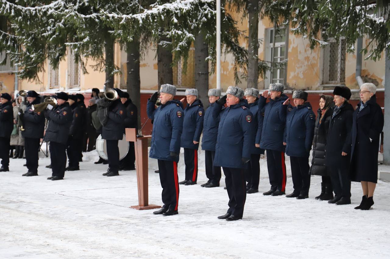 В преддверии Дня сотрудника органов внутренних дел Российской Федерации в Центре профессиональной подготовки сотрудники полиции принесли Присягу В преддверии Дня сотрудника органов внутренних дел Российской Федерации в Центре профессиональной подготовки сотрудники полиции принесли Присягу