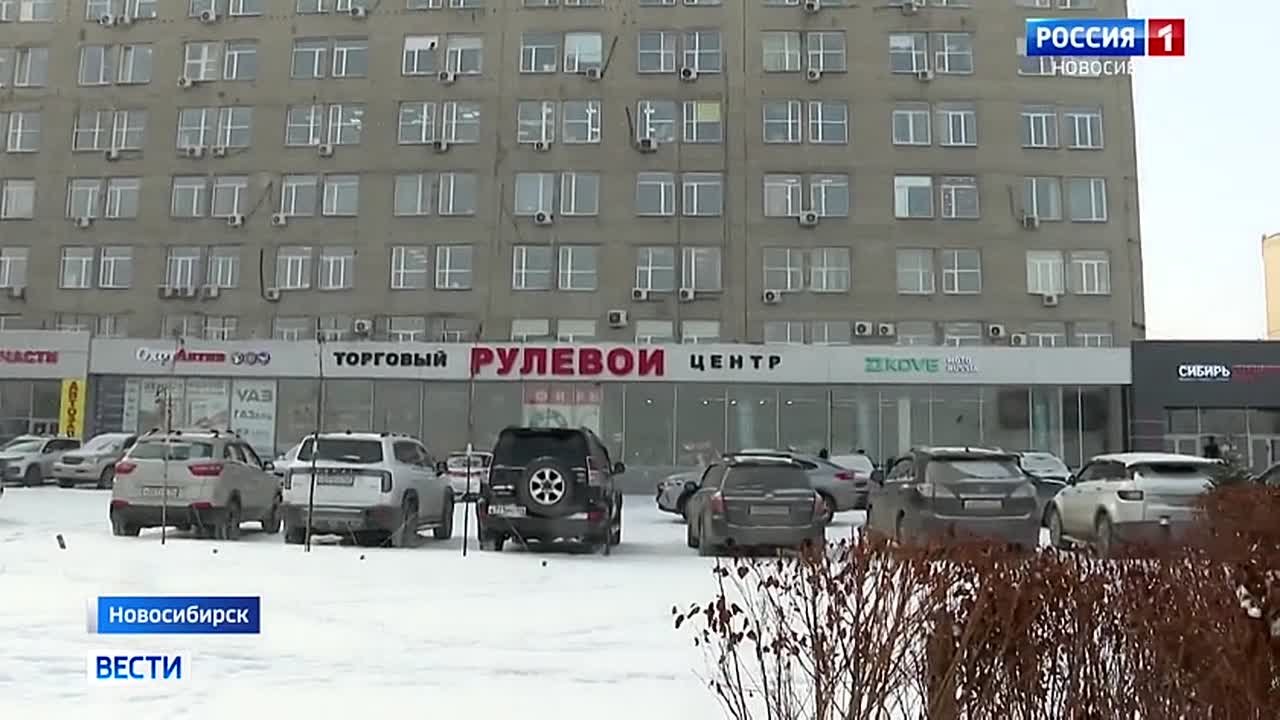 Новая пешеходная зона Новосибирска оказалась под угрозой из-за стихийной парковки