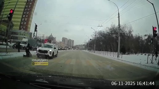 Водитель Haval сбил ребенка на пешеходном переходе в Новосибирске и уехал