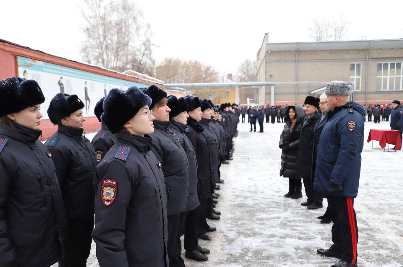 В преддверии Дня сотрудника органов внутренних дел Российской Федерации в Центре профессиональной подготовки сотрудники полиции принесли Присягу В преддверии Дня сотрудника органов внутренних дел Российской Федерации в Центре профессиональной подготовки сотрудники полиции принесли Присягу