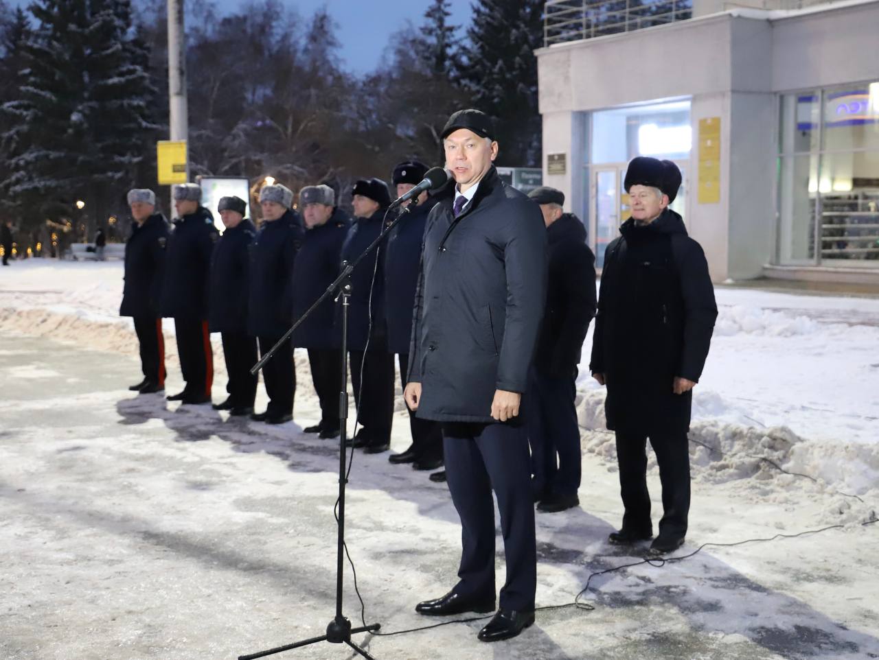 В Новосибирске состоялась торжественная церемония вручения ключей от новых служебных автомобилей подразделениям Главного управления и территориальным отделам полиции Новосибирской области В Новосибирске состоялась торжественная церемония вручения ключей от новых служебных автомобилей подразделениям Главного управления и территориальным отделам полиции Новосибирской области
