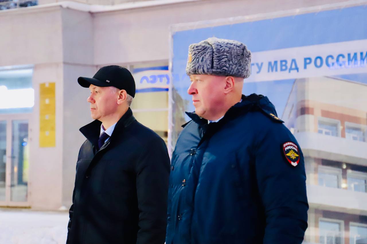 В Новосибирске состоялась торжественная церемония вручения ключей от новых служебных автомобилей подразделениям Главного управления и территориальным отделам полиции Новосибирской области В Новосибирске состоялась торжественная церемония вручения ключей от новых служебных автомобилей подразделениям Главного управления и территориальным отделам полиции Новосибирской области