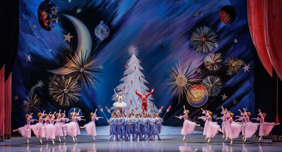 В Новосибирске почти распродали билеты на новогодний показ балета «Щелкунчик»