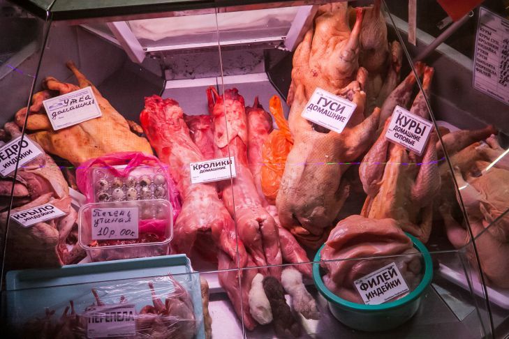 Как быстро разморозить мясо и не испортить его: лайфхак опытных хозяек