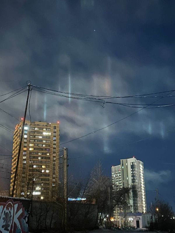 Поднимите глаза в небо! Там красивое показывают