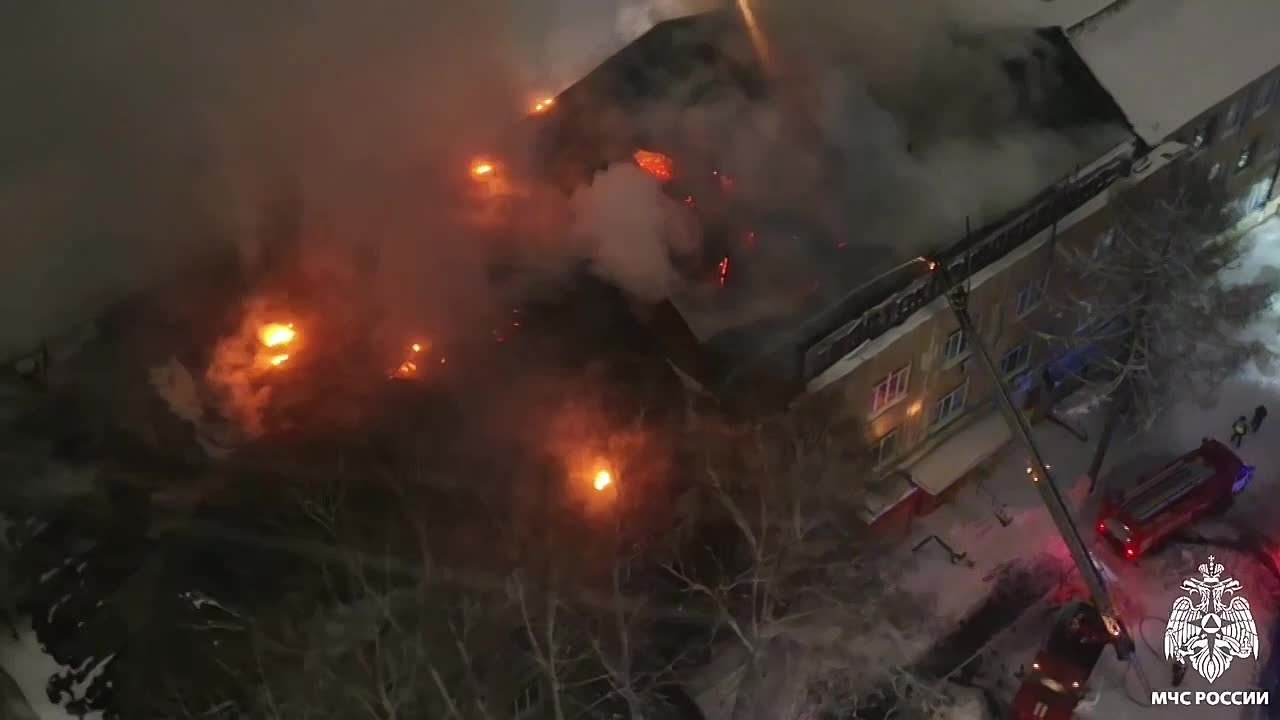 Цех по производству мебели горит на Тургенева в Новосибирске