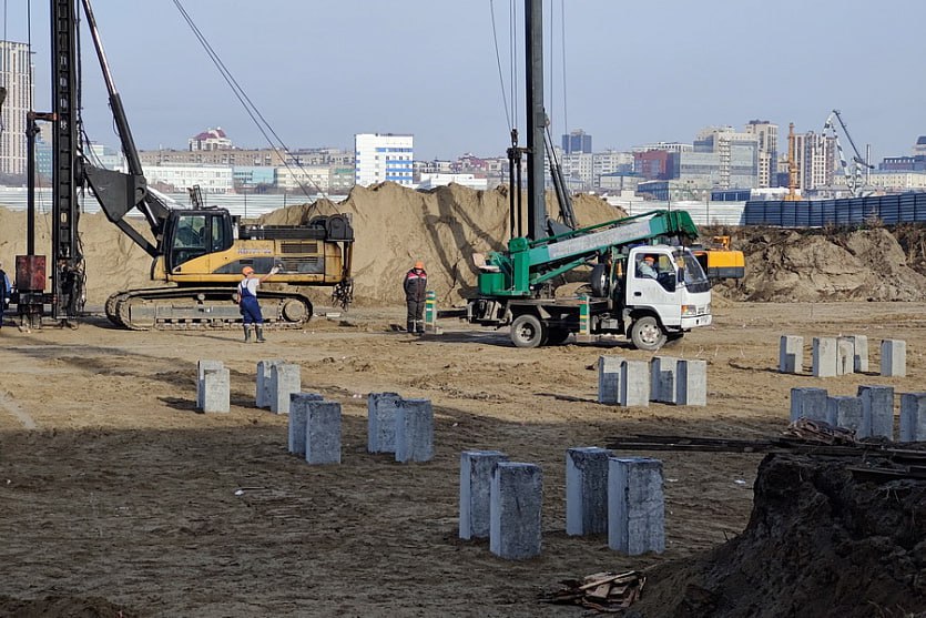 Для двух блоков «ЯШколы» в Новосибирске сделали фундамент Для двух блоков «ЯШколы» в Новосибирске сделали фундамент