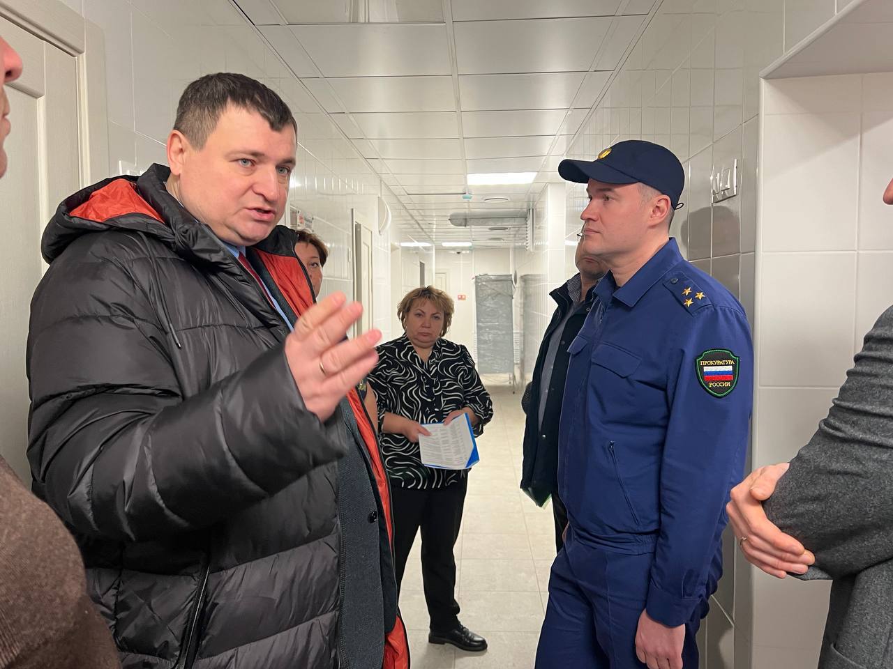 123 Заместитель прокурора Новосибирской области Александр Рудь провел инспектирование введенной в эксплуатацию школы в селе Репьево Тогучинского района