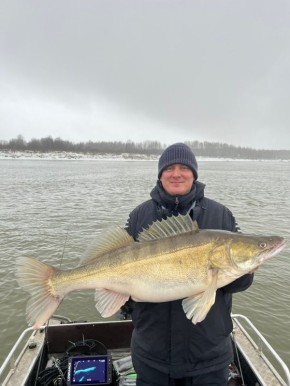 Новосибирец поймал судака весом 10,2 кг в Томской области