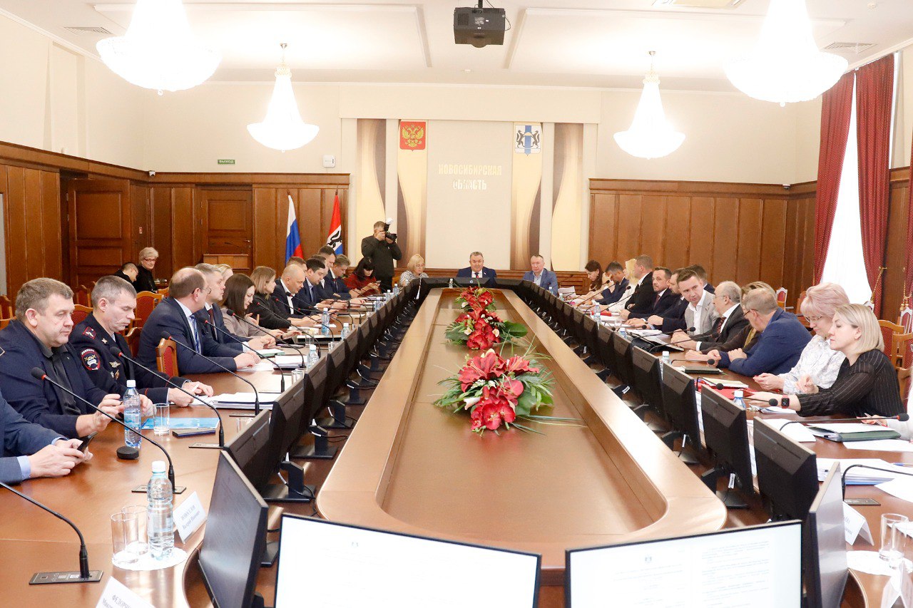 Большегрузам в городе укажут место