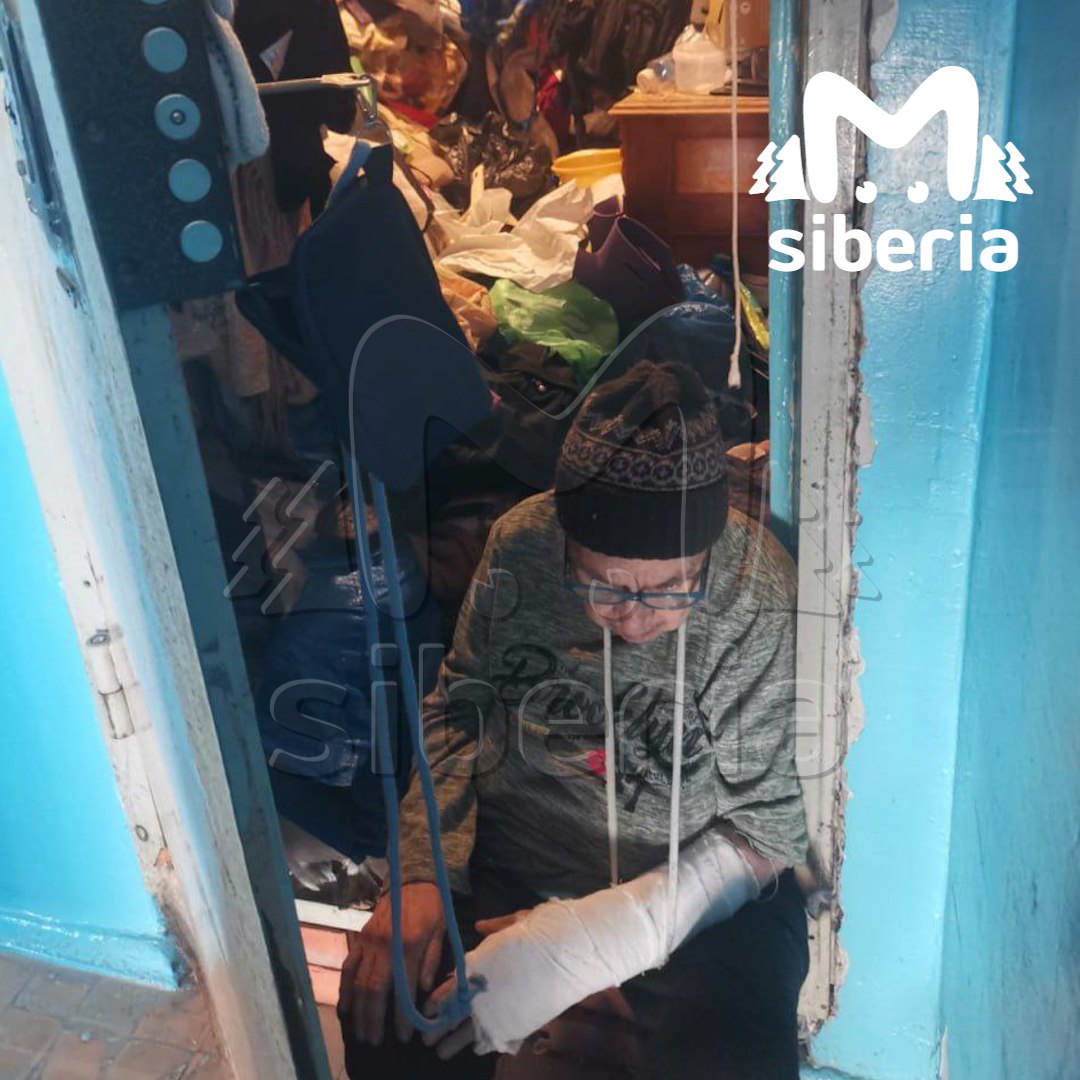 Пенсионерка завалила мусором квартиру в новосибирском Кольцово Пенсионерка завалила мусором квартиру в новосибирском Кольцово