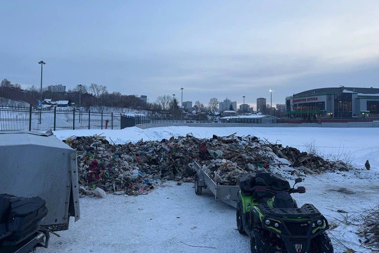 Заброшенный карьер стал центром современного квартала: застройщики очистили 50-летнюю свалку на новосибирском озере Заброшенный карьер стал центром современного квартала: застройщики очистили 50-летнюю свалку на новосибирском озере