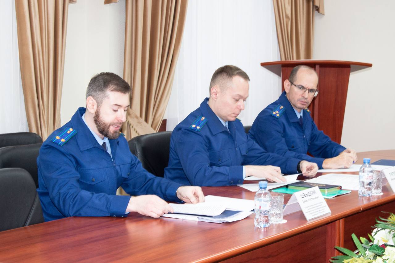 Начальником управления проведено совещание с прокуратурой Новосибирской области, посвященное вопросам разрешения обращений, находящихся на контроле Генеральной прокуратуры Российской Федерации Начальником управления проведено совещание с прокуратурой Новосибирской области, посвященное вопросам разрешения обращений, находящихся на контроле Генеральной прокуратуры Российской Федерации