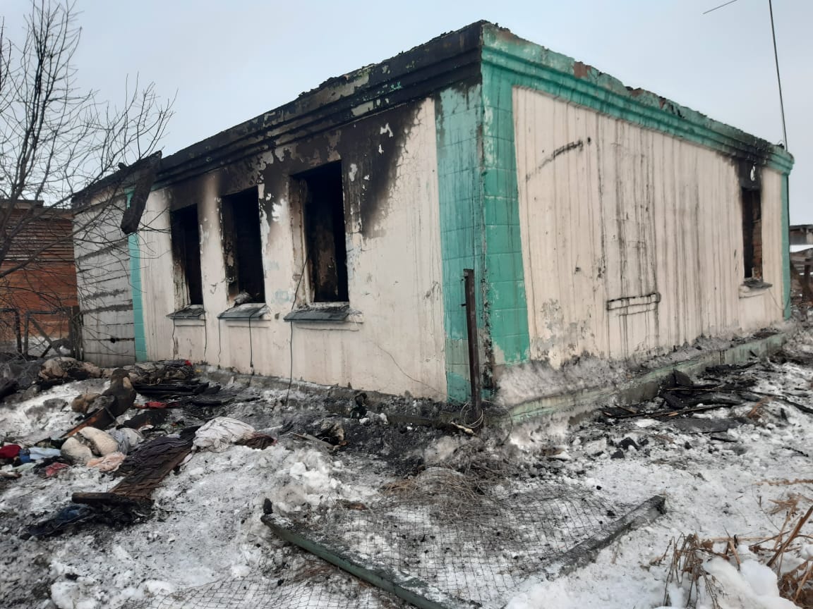 Возбуждено уголовное дело о гибели при пожаре трех человек, в том числе несовершеннолетнего ребенка в Тогучинском районе Возбуждено уголовное дело о гибели при пожаре трех человек, в том числе несовершеннолетнего ребенка в Тогучинском районе