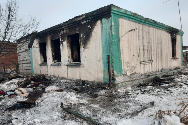 Четырехлетний ребенок и его родители сгорели в частном доме под Новосибирском