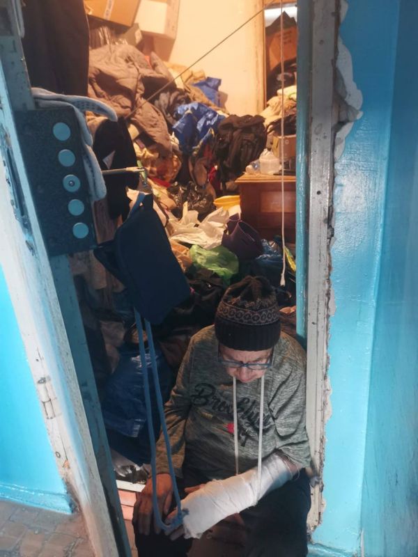 Под Новосибирском 78-летняя пенсионерка превратила квартиру в свалку