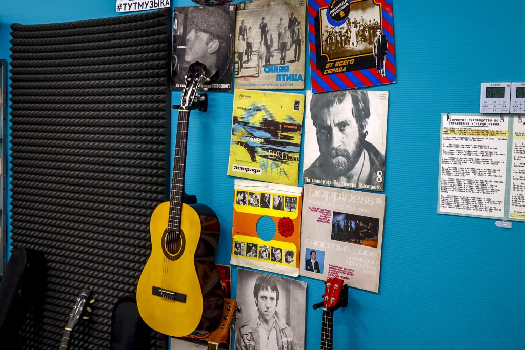 «Тут поймут»: место в Новосибирске, где подростки находят поддержку «Тут поймут»: место в Новосибирске, где подростки находят поддержку