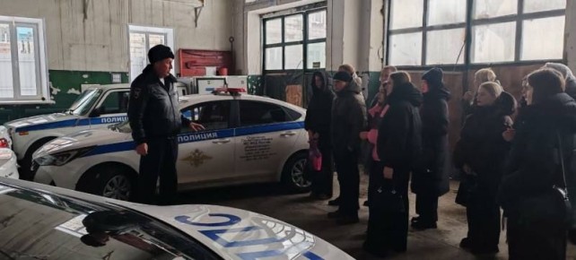 В Новосибирской области студенты Карасукского педагогического колледжа познакомились со службой в полиции