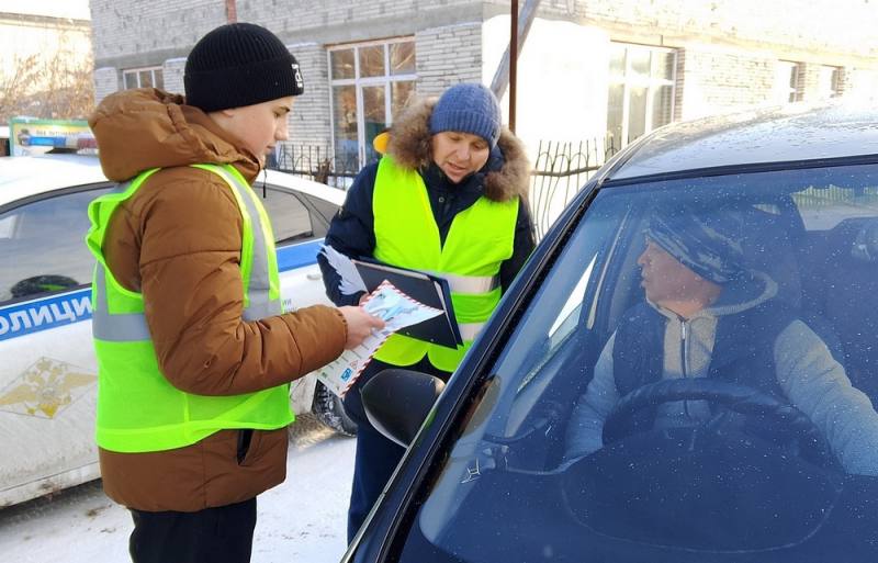 В Новосибирской области сотрудники Госавтоинспекции провели акцию «Голуби памяти», призванную напомнить участникам дорожного движения беречь самое ценное – жизнь В Новосибирской области сотрудники Госавтоинспекции провели акцию «Голуби памяти», призванную напомнить участникам дорожного движения беречь самое ценное – жизнь