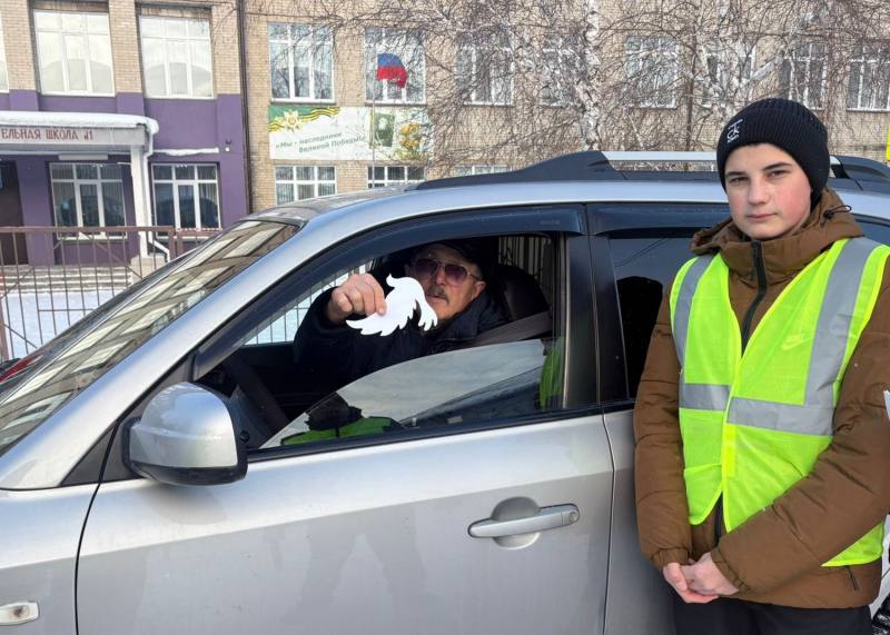 В Новосибирской области сотрудники Госавтоинспекции провели акцию «Голуби памяти», призванную напомнить участникам дорожного движения беречь самое ценное – жизнь В Новосибирской области сотрудники Госавтоинспекции провели акцию «Голуби памяти», призванную напомнить участникам дорожного движения беречь самое ценное – жизнь