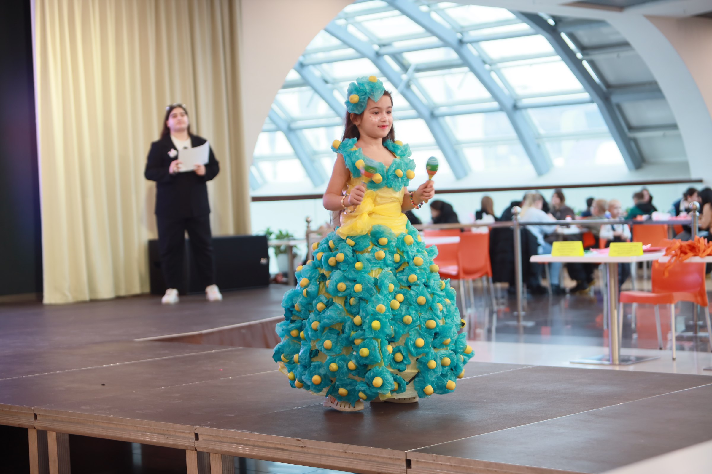 Лучшие наряды из вторсырья выбрали на конкурсе «Эко-мода» Лучшие наряды из вторсырья выбрали на конкурсе «Эко-мода»