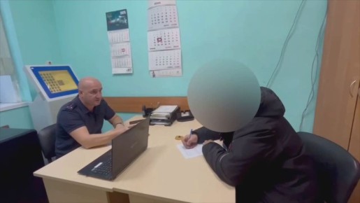 В Новосибирске установили водителя автобуса, сбившего 3-летнюю девочку, которая переходила вместе с мамой дорогу в зоне пешеходного перехода в Первомайском районе