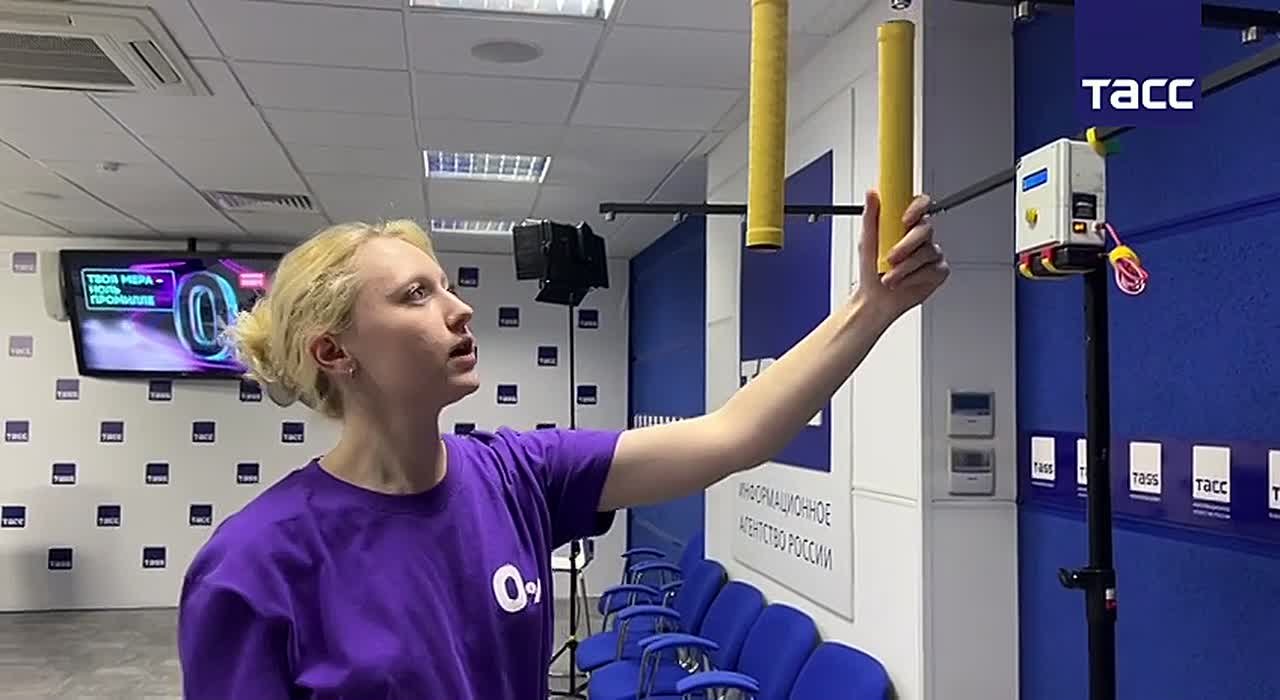 В Новосибирске представили симулятор нетрезвого водителя для борьбы с пьянством за рулем, передает корреспондент ТАСС