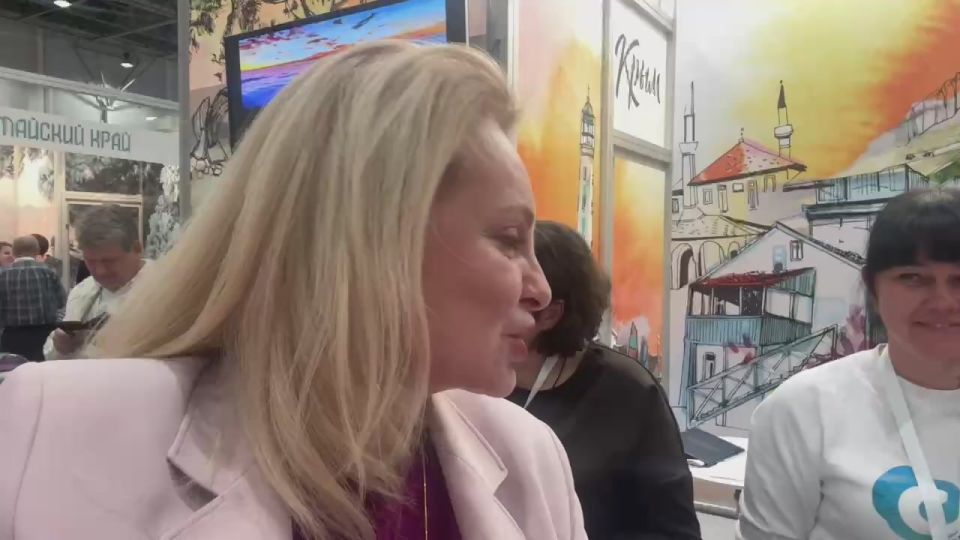 Ольга Курлаева: -А как добраться? А сколько ехать? А где это, Саки? а