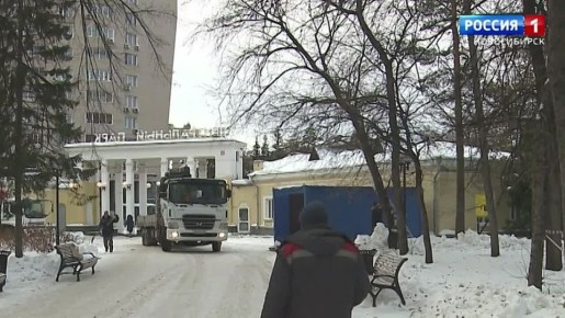 Готовим коньки. В Новосибирских парках и скверах началась подготовка перед заливкой катков