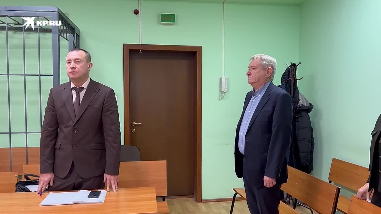 Получил взятку коньяком и деньгами