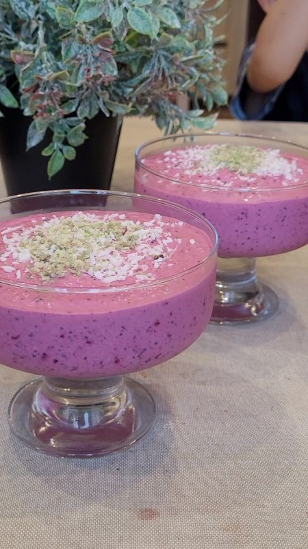 Целебный веганский йогурт с ягодами для здоровья всей семьи