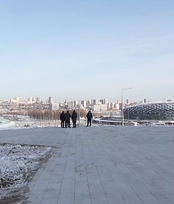 Двухуровневую смотровую площадку обустраивают на левом берегу