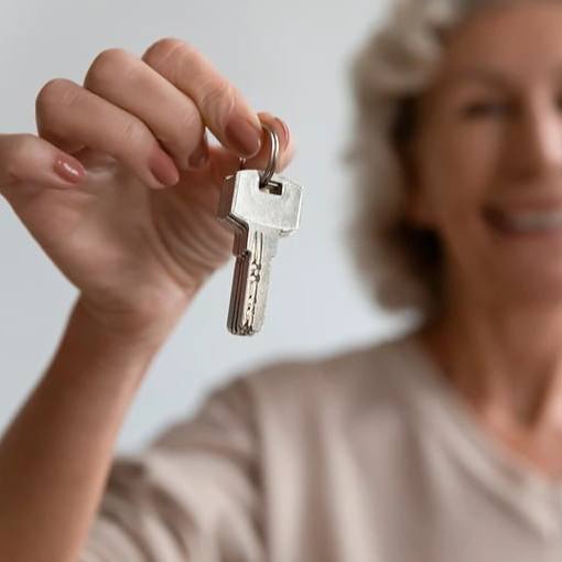 "Бабушкины схемы": чиновники назвали, сколько покупателей квартир пострадало из-за "жертв мошенников"