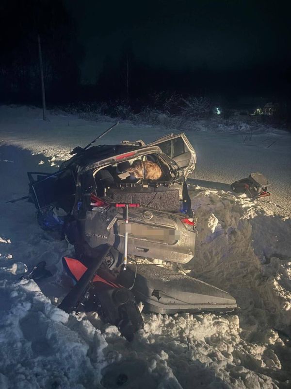 Электричка сбила машину на переезде «Репьева» в Новосибирской области