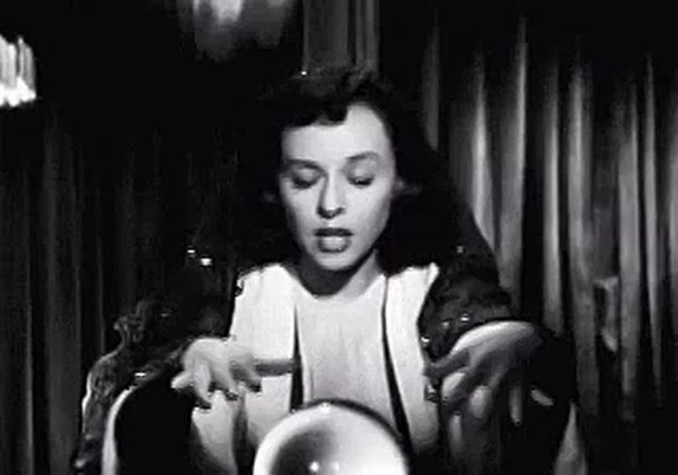 В Новосибирске гадалка обманывала детей и крала деньги и драгоценности