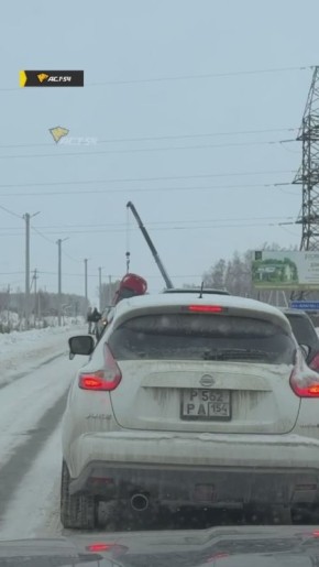 Водитель Toyota Vitz не справился с управлением и перевернул машину