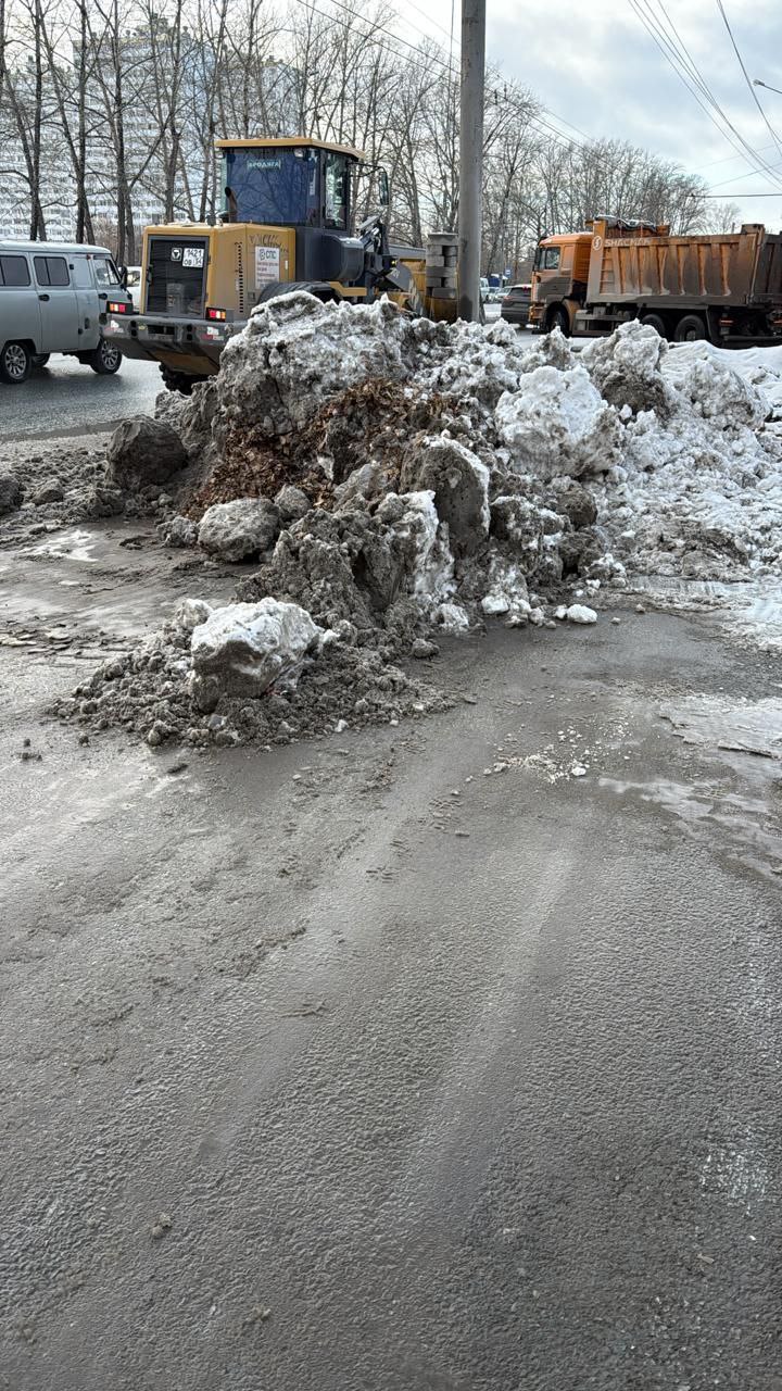 За трое суток вывезено около 58 тысяч кубометров снега За трое суток вывезено около 58 тысяч кубометров снега