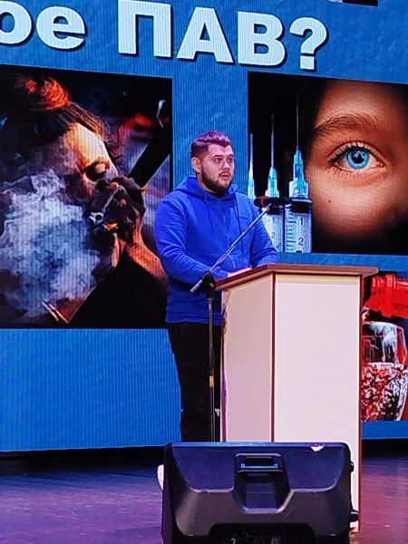 Член Общественного совета при ГУ МВД России по Новосибирской области в рамках операции «Чистое поколение-2025» организовал для школьников мероприятие