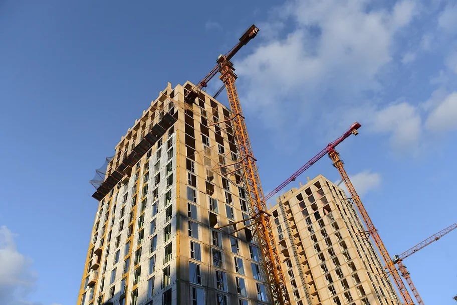 План в области жилищного строительства для Новосибирской области на 2026 год утвержден в объеме 2,154 млн кв. м, как и в 2025-м, сообщил министр строительства региона Дмитрий Богомолов