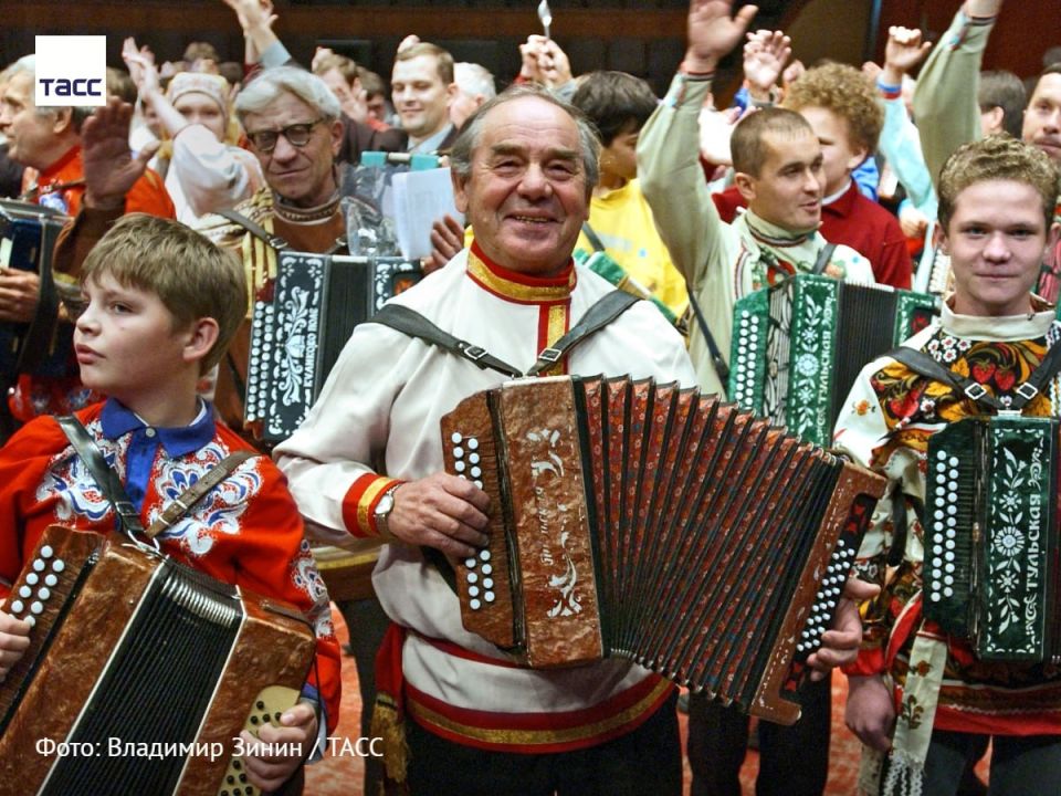 #архив_ТАСС_Сибирь. 25 ноября отмечается День гармониста в России