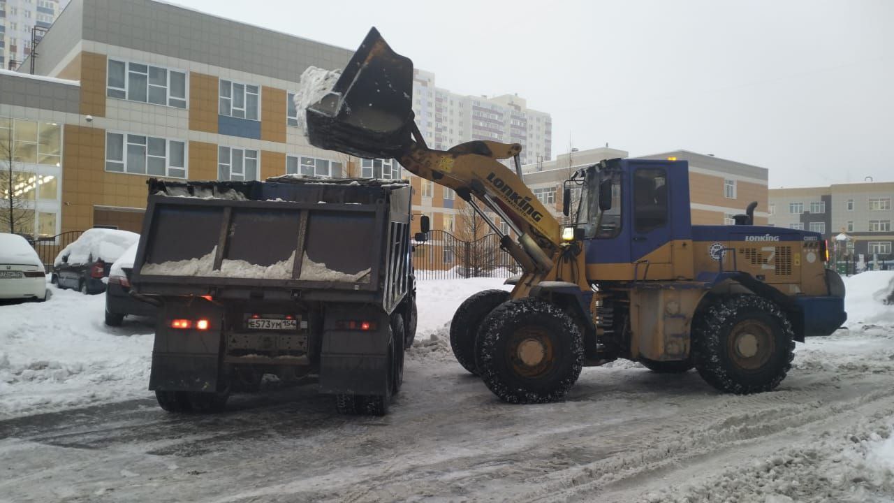 ДЭУ продолжают работы по расчистке города от снега ДЭУ продолжают работы по расчистке города от снега