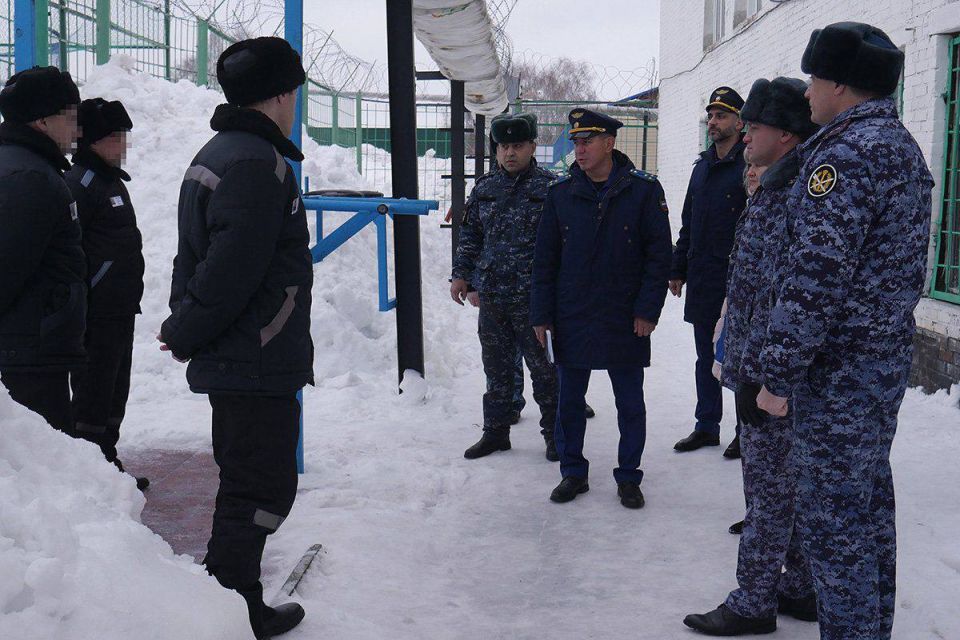 Новосибирский прокурор по надзору за соблюдением законов в исправительных учреждениях Николай Земеров совместно с Уполномоченным по правам человека в Новосибирской области Еленой Зерняевой провел совместный выезд в ФКУ...